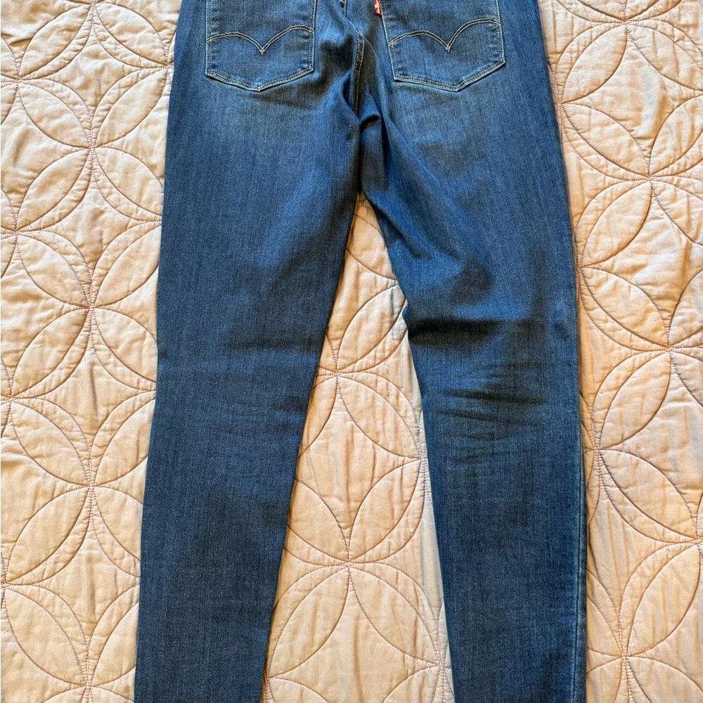 Levi’s Medium Wash Skinny Jeans Size 8 - Picture 2 of 3